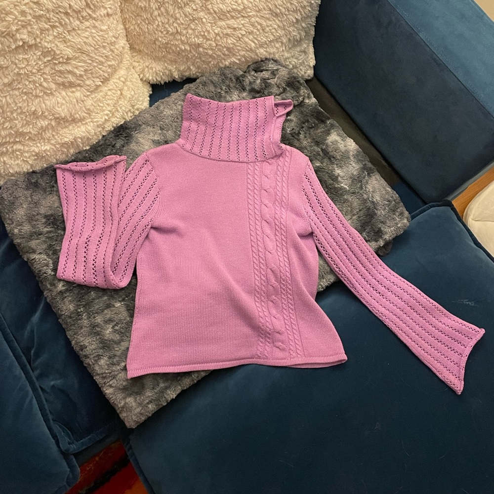 Violet knitted sweater